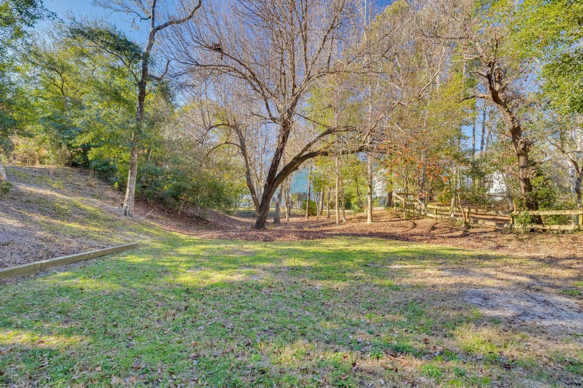 Lovely Emerald Isle Home, Walk To Beach! Εξωτερικό φωτογραφία